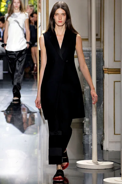 Look 3